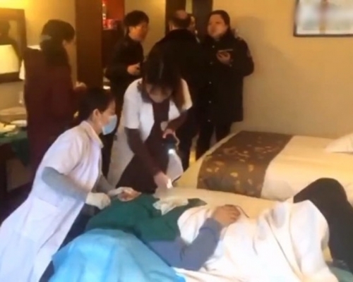 西安有无牌医生被爆在酒店动刀为客割双眼皮
