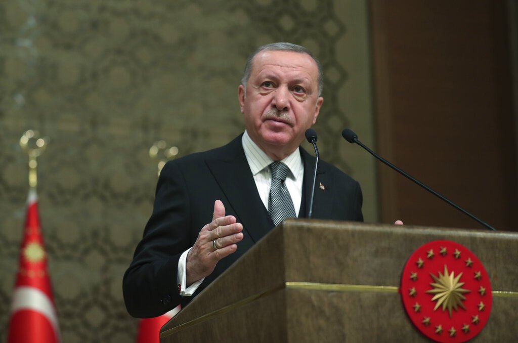 Erdogan asks Russia to step aside in Syria