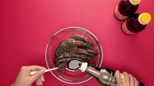 Steamed Garlic Butter Prawns with Vermicelli | Top 8 Chinese New Year Dishes 2020