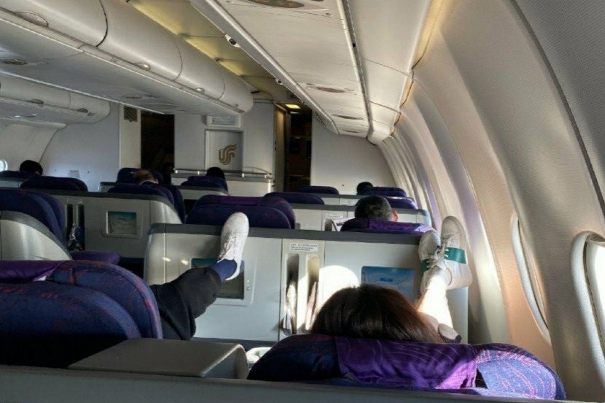 Chinese actress Mei Ting sorry for putting feet up on plane seat in front of her