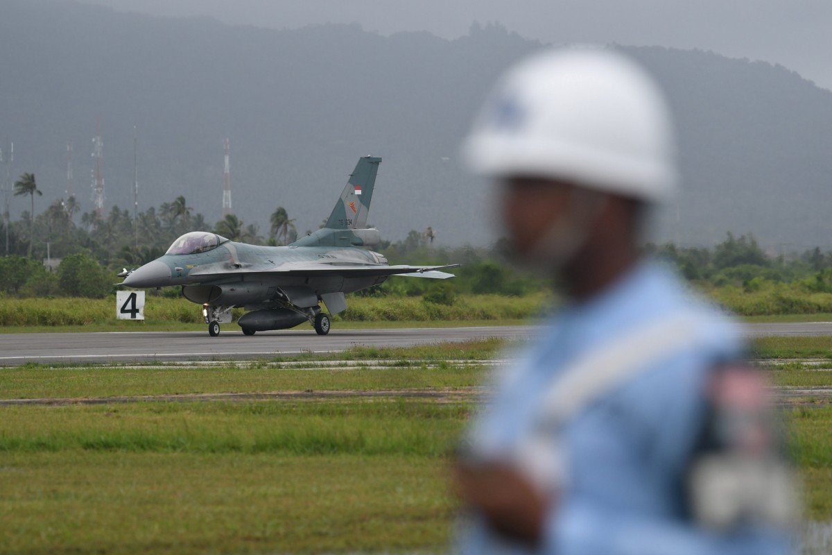 Indonesia deploys fighter jets, warships to patrol Natuna islands at centre of spat with Beijing