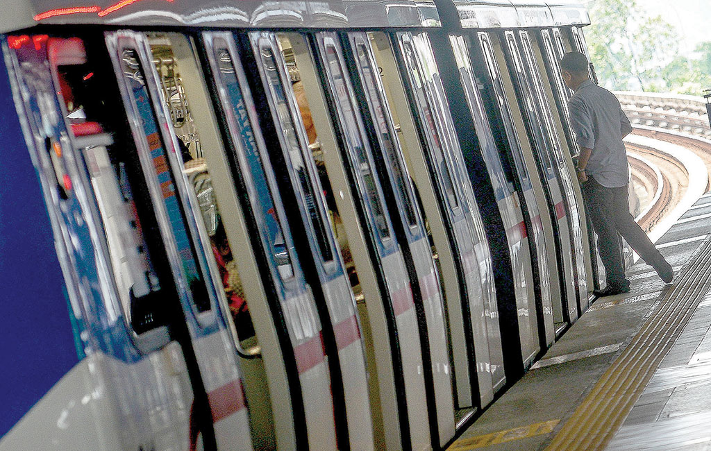 Masjid Jamek LRT station access next to EMCO area temporarily closed