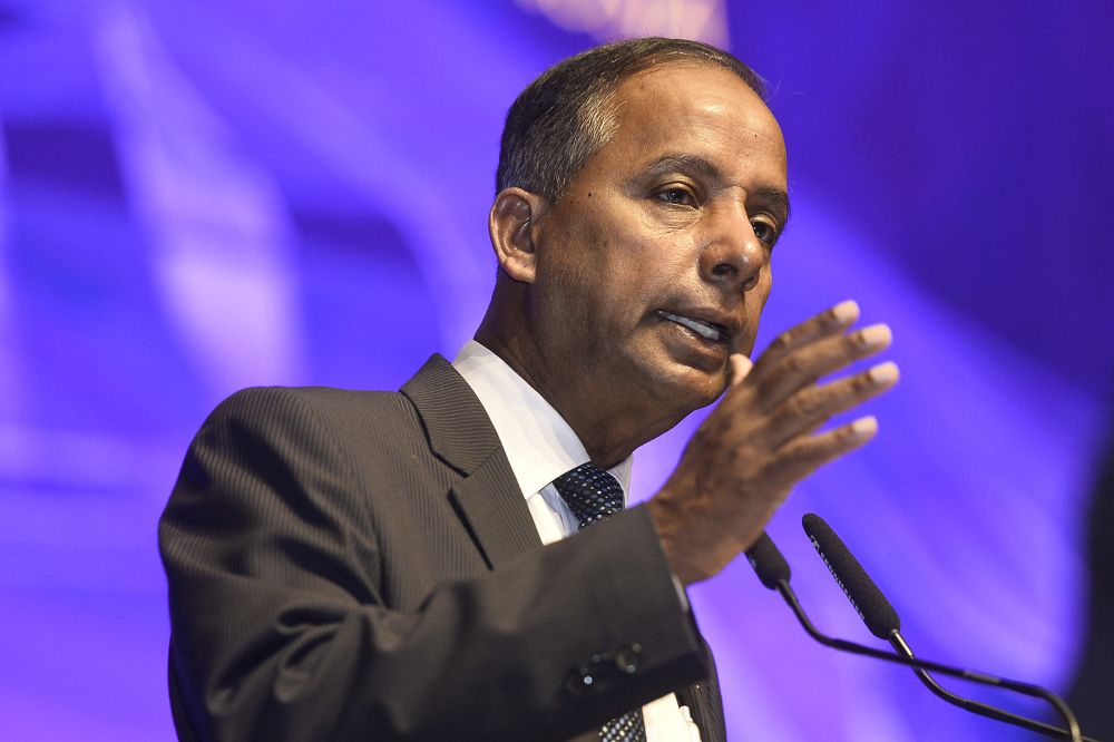 HR minister: Only 20pc of e-hailing drivers contribute to Socso’s self-employment scheme