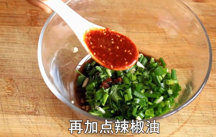 天冷了懒人都想要的面条做法，香辣酸爽特别过瘾，一次要吃三碗