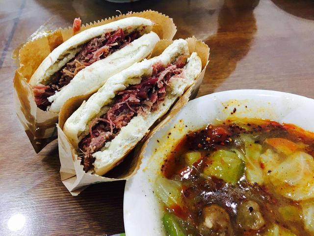 胡辣汤+肉夹馍，最美味的北方早餐搭配，是你的童年味道吗？