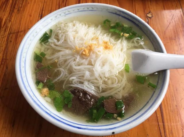 揭阳开了40年的老店，一碗鹅肉裸条汤，每一口都唇齿留香
