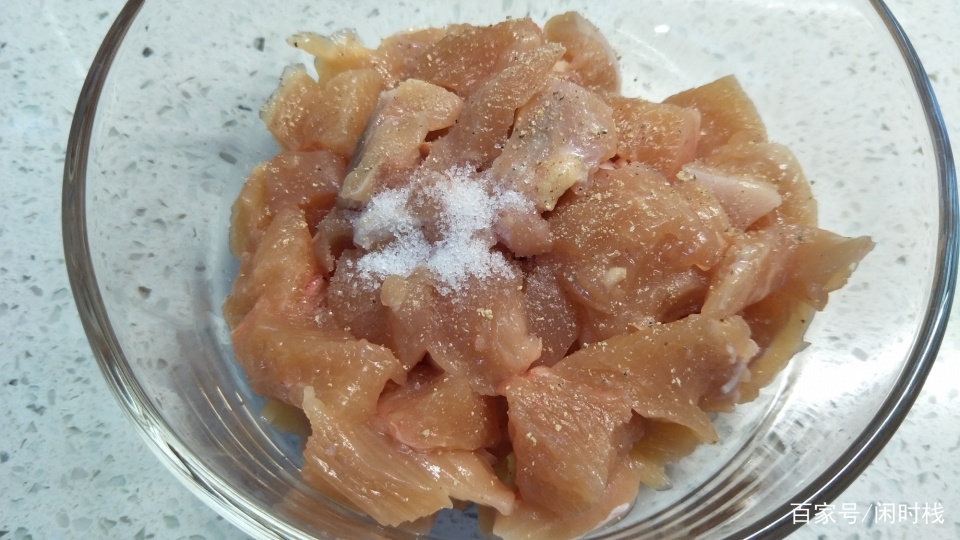 清香麻辣尖椒鸡，操作简单特好吃，色香味美滋味齐