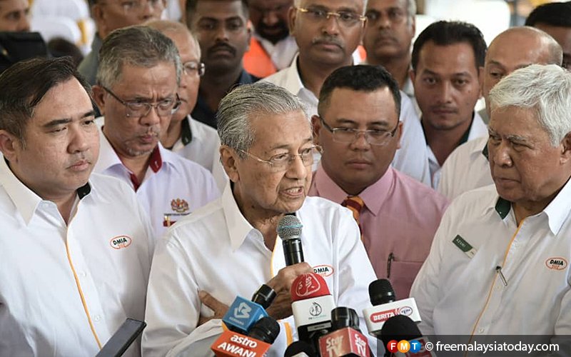 ‘Clean’ ex-Umno members can contest PPBM polls, says Dr M