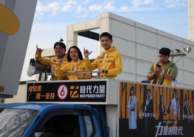 “小灯泡”母当选立委 疑遭网民恐吓