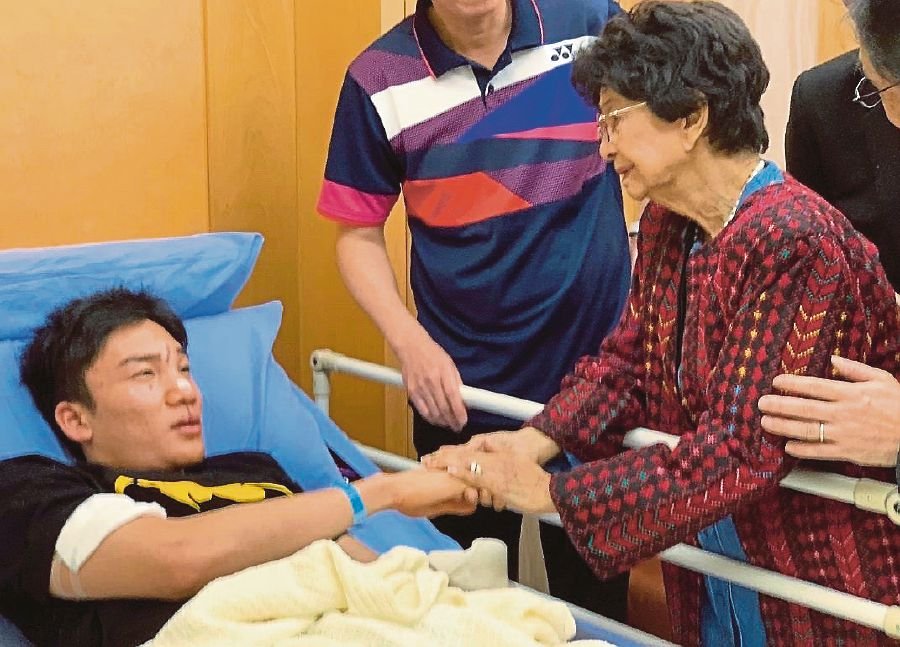 Momota is okay, hopes to return to Japan today
