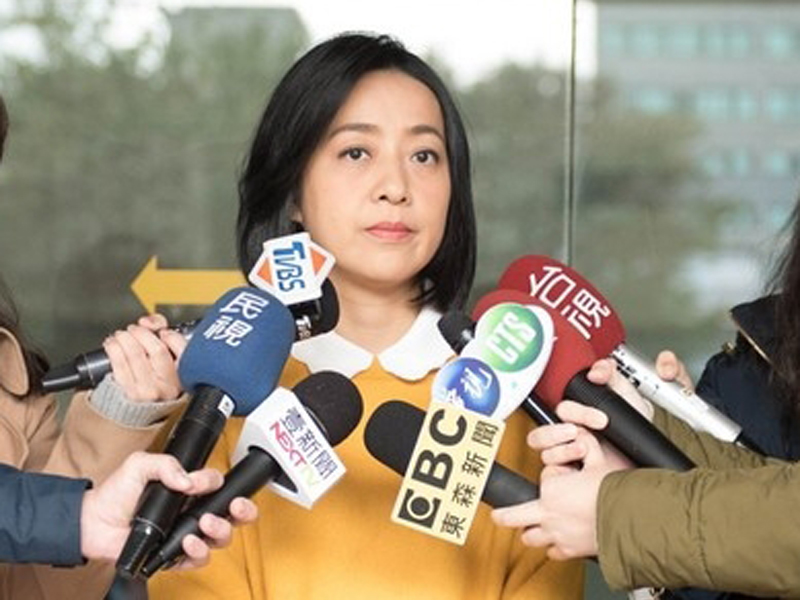 小灯泡妈当选立委被网民骂「还有2小孩可以砍」愤然提告
