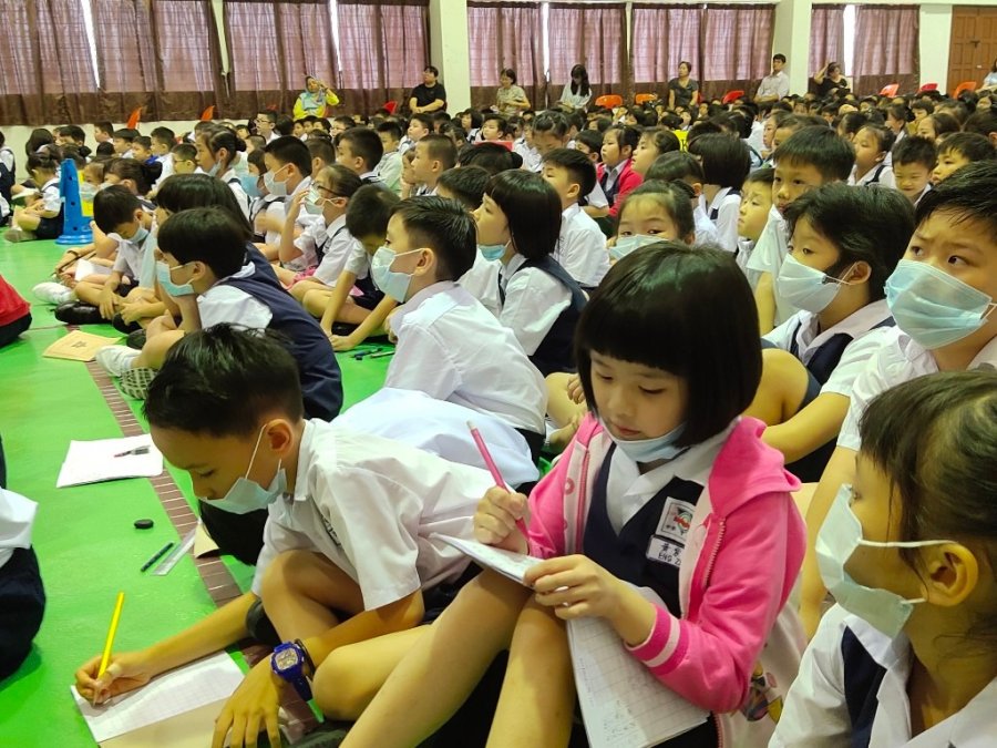 芙中华小学办讲座　提高预防流感意识