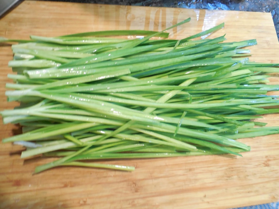 想吃韭菜煎饼再也不用买了，在家这样做，1分钟摊1个，太好吃了