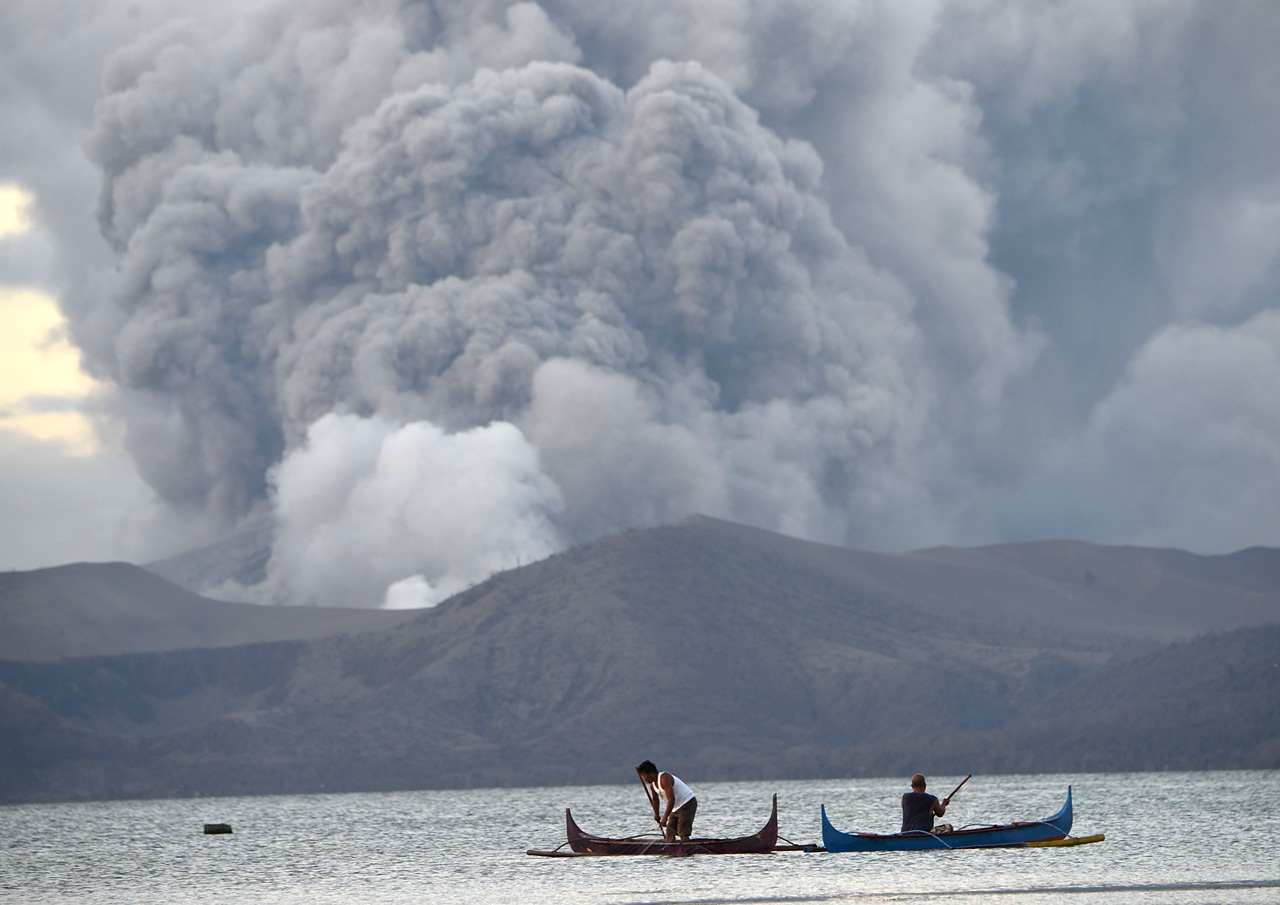 Philippine volcano could spew lava for weeks