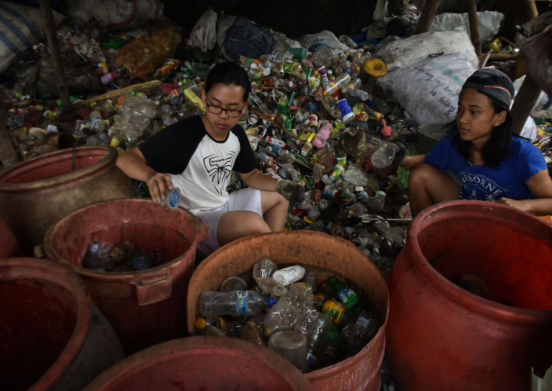 In Indonesia's Malang, students learn about hardship through the eyes of scavengers