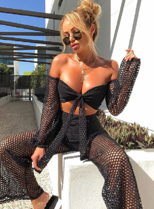 Aussie blonde Abby Dowse dons a sexy black lingerie in this sizzling Instagram video