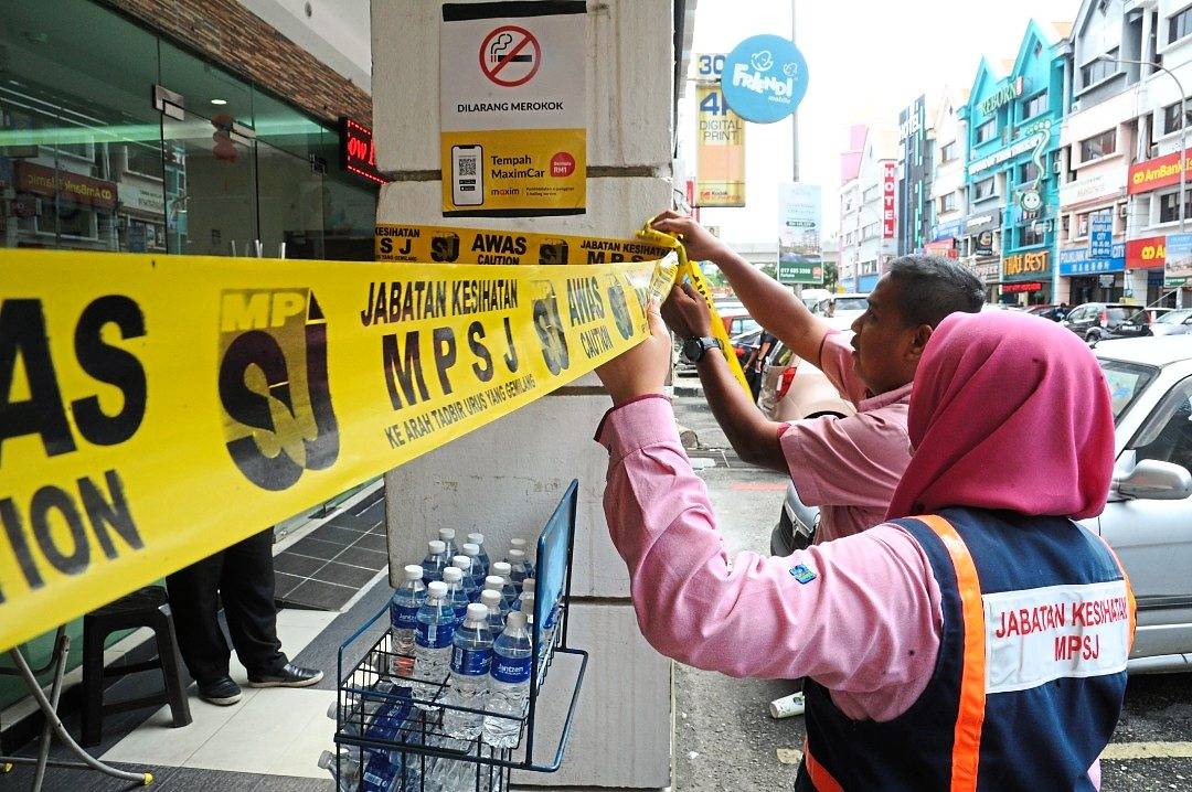 Subang Jaya council orders eatery to shut down during enforcement exercise