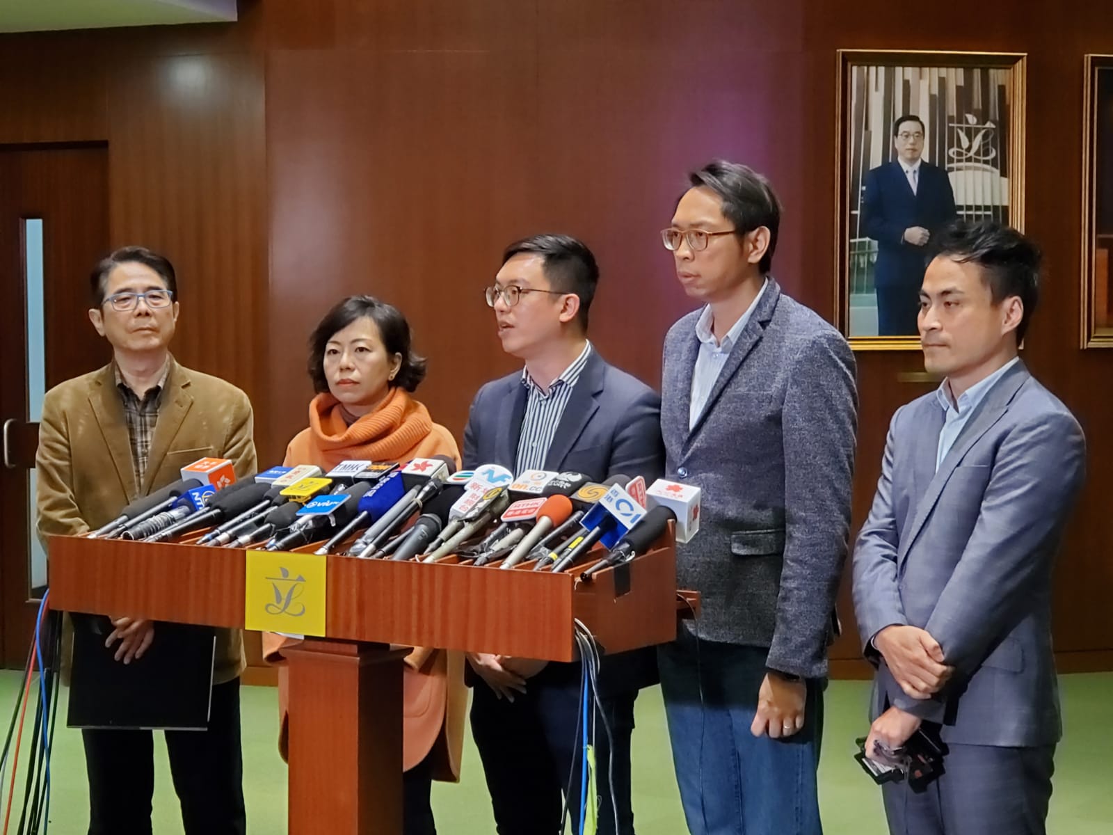 立法会通过罗致光提出产假修例草案直上人力事务委员会