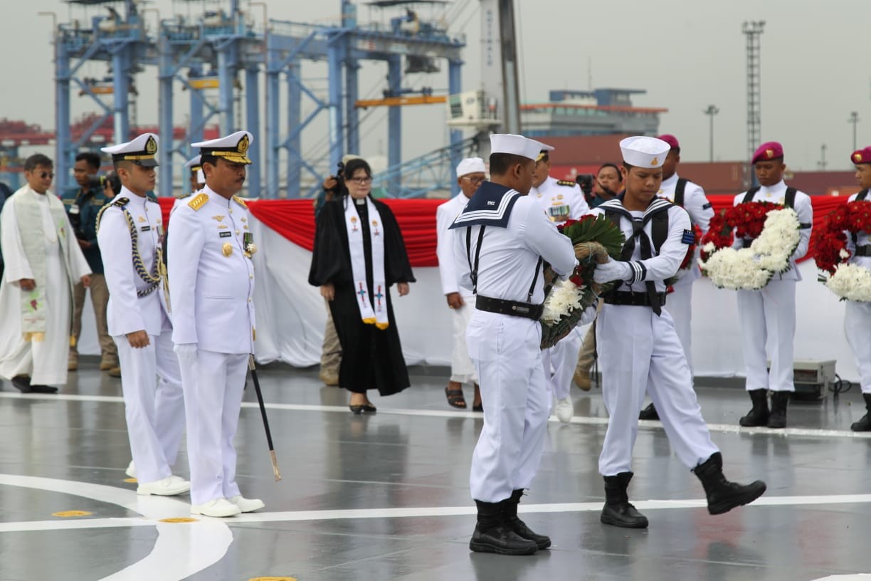 Indonesian Navy sows flower petals in remembrance of Arafura Sea battle