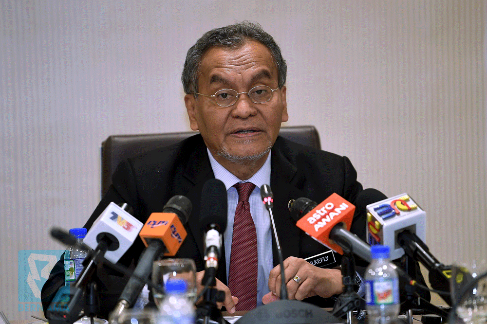 Coronavirus: 35 of 74 close contacts traced following first Malaysian case