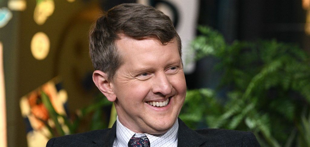 A Gift From Alex Trebek Led Some ‘Jeopardy!’ Staffers To Think Ken Jennings Was His ‘Preferred Successor’