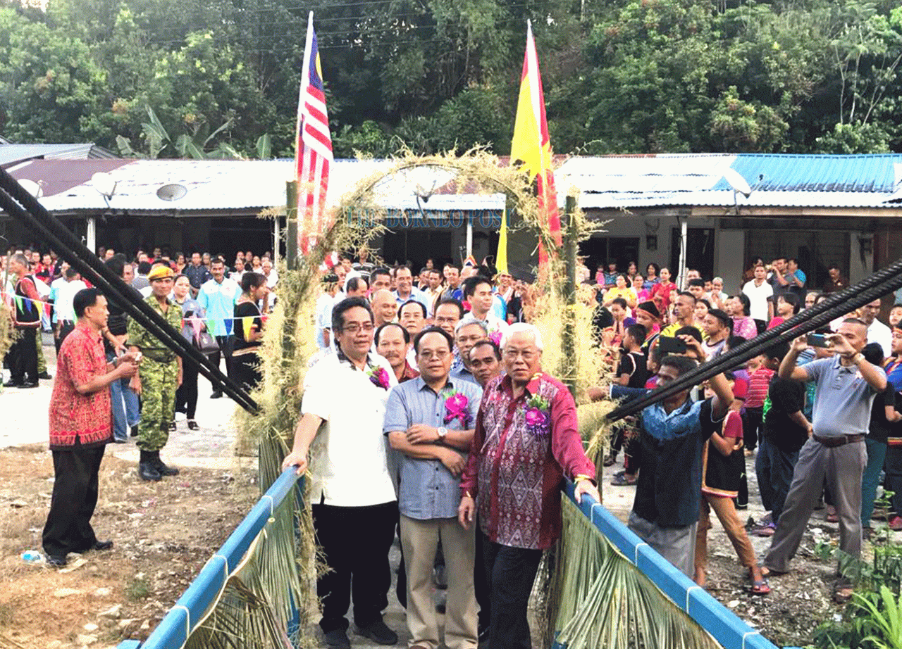 Throw solid support to GPS in next state polls, Manyin tells Bidayuhs