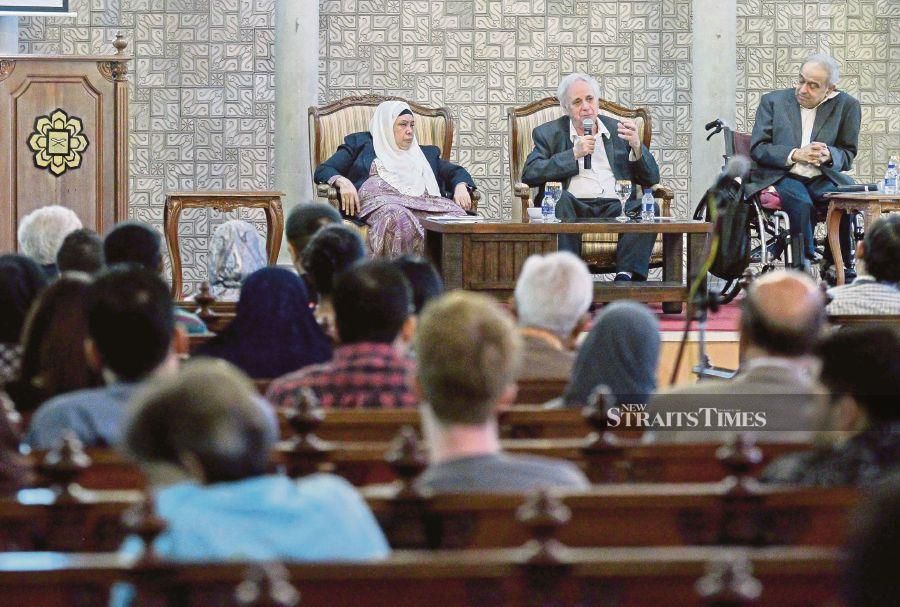 'My suffering is nothing compared to Palestinians'