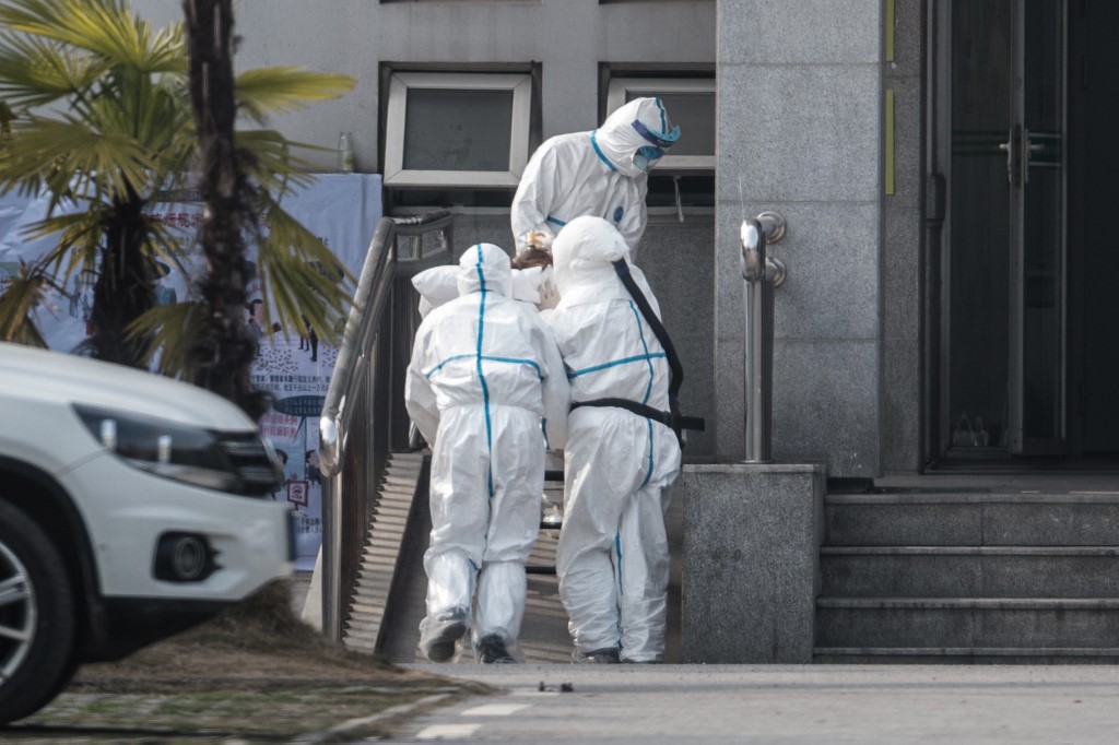 【新冠肺炎】武汉卫生单位被质疑 未及早通报医护人员受感染