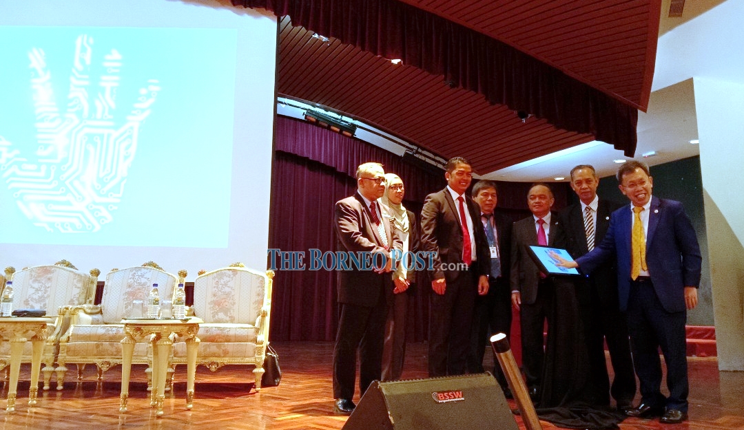 Dr Sim: Cultivate culture of integrity as Sarawak aims for high-income status