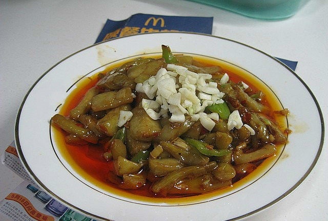 鱼香茄子要不要裹淀粉？这样做外酥里嫩，不吸油不发黑！