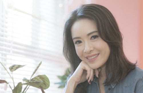 Anne Heung Talks about the Miss Hong Kong Baggage