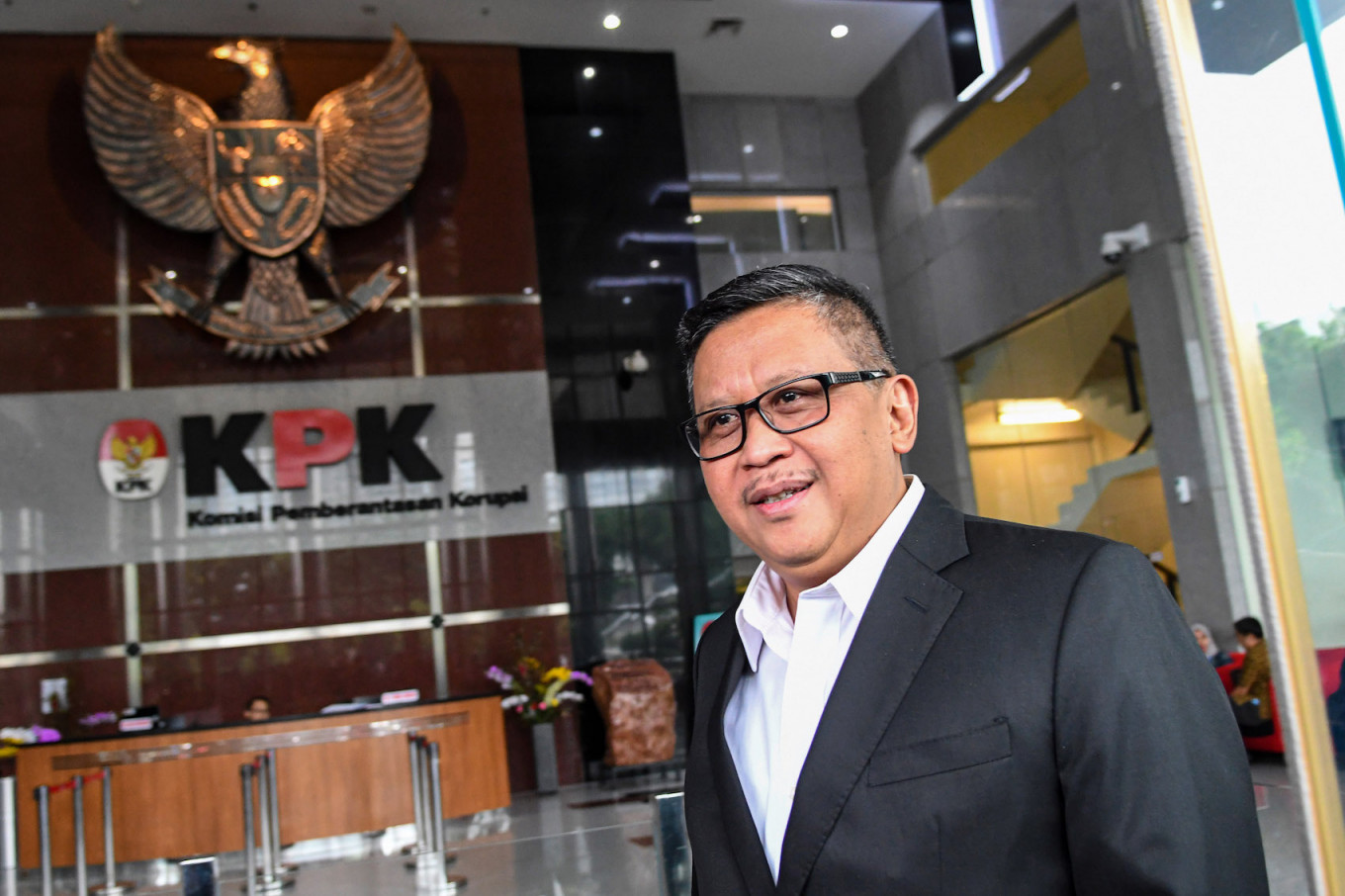 KPK grills senior PDI-P politician Hasto for five hours over alleged bribery case