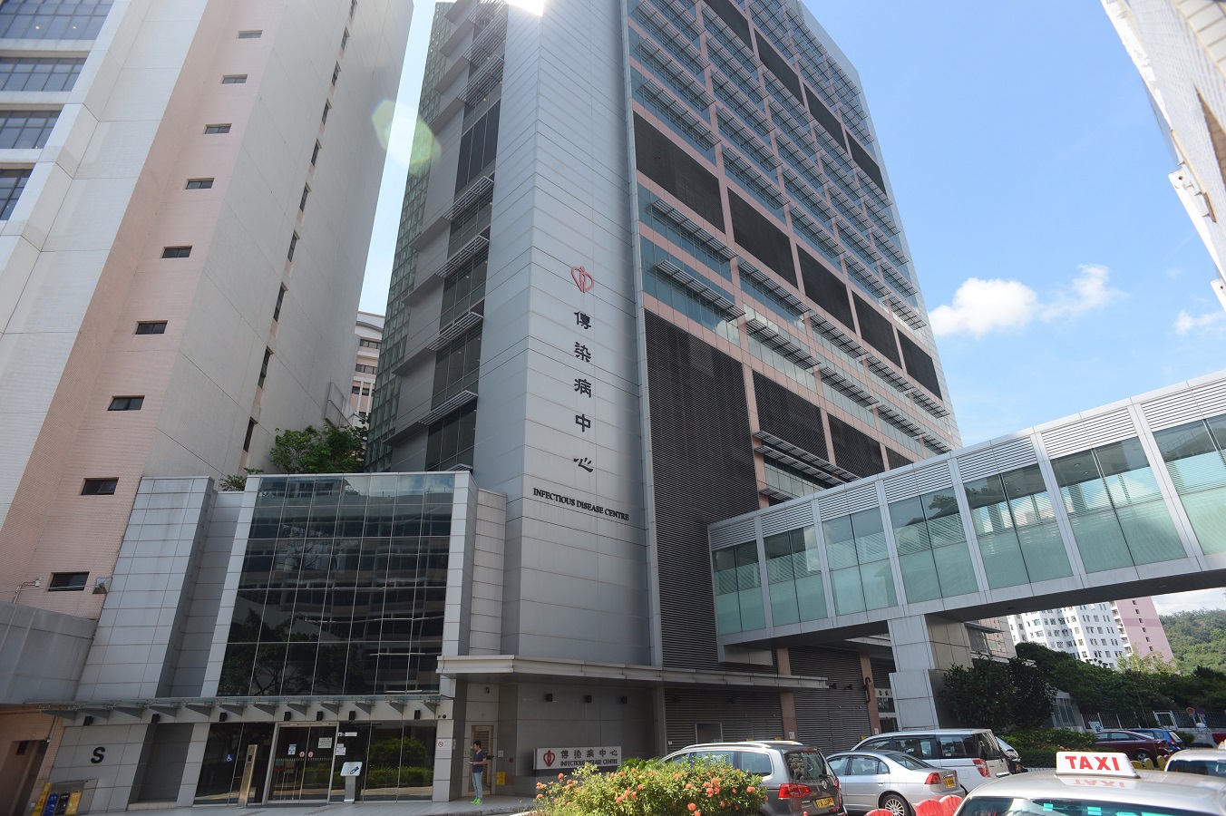 【新冠肺炎】密切接触者发烧送院 据悉对病毒呈阳性反应