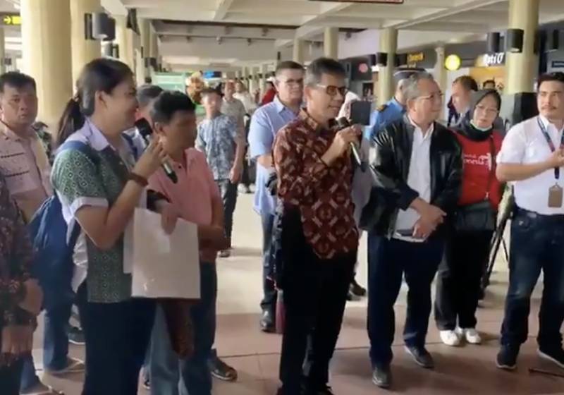 Indonesian governor slammed for welcoming Chinese tourists with fanfare, gifts amid coronavirus fears