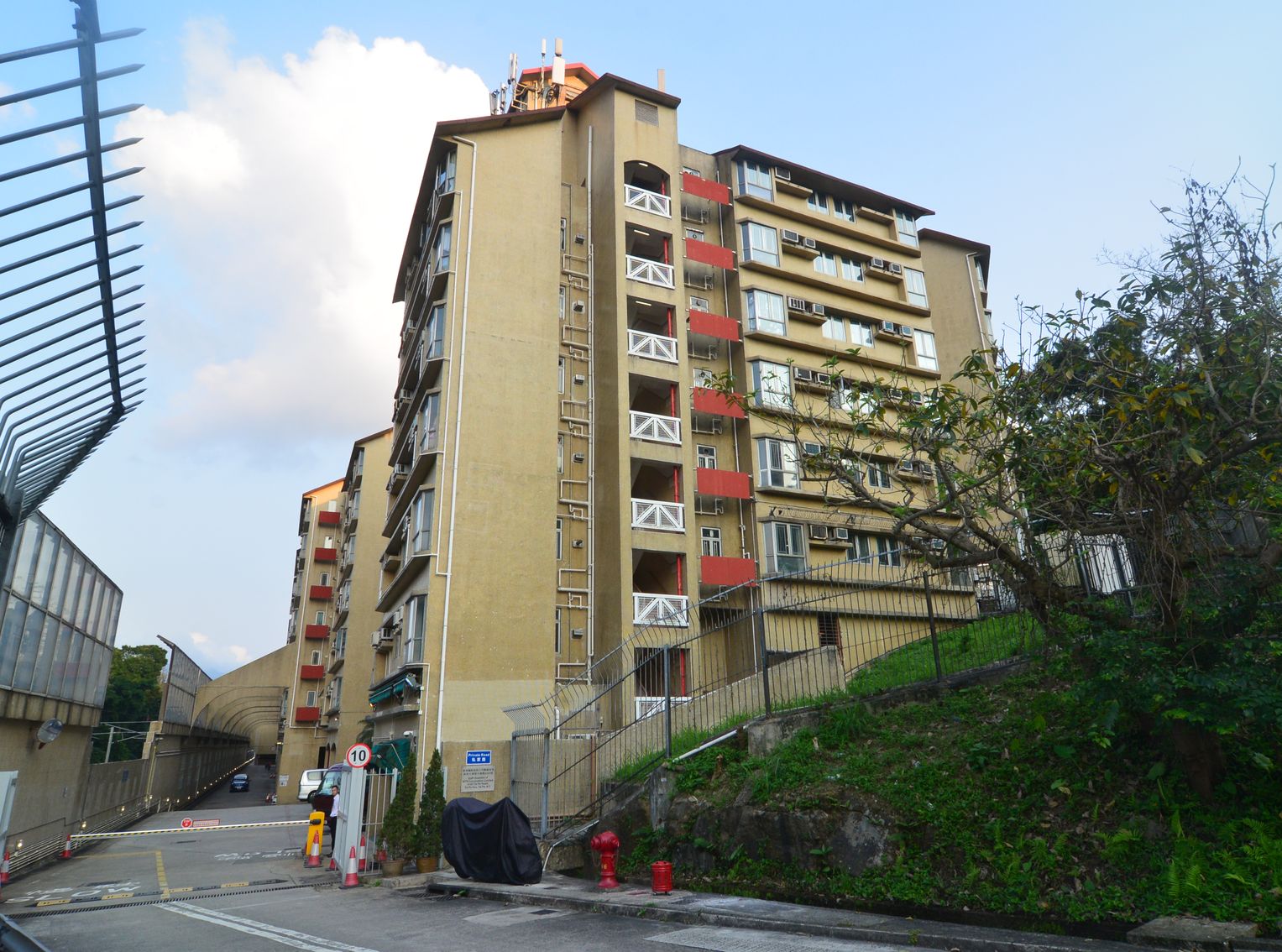 扶贫委员会通过资助计划 翻新港铁宿舍作过渡房屋