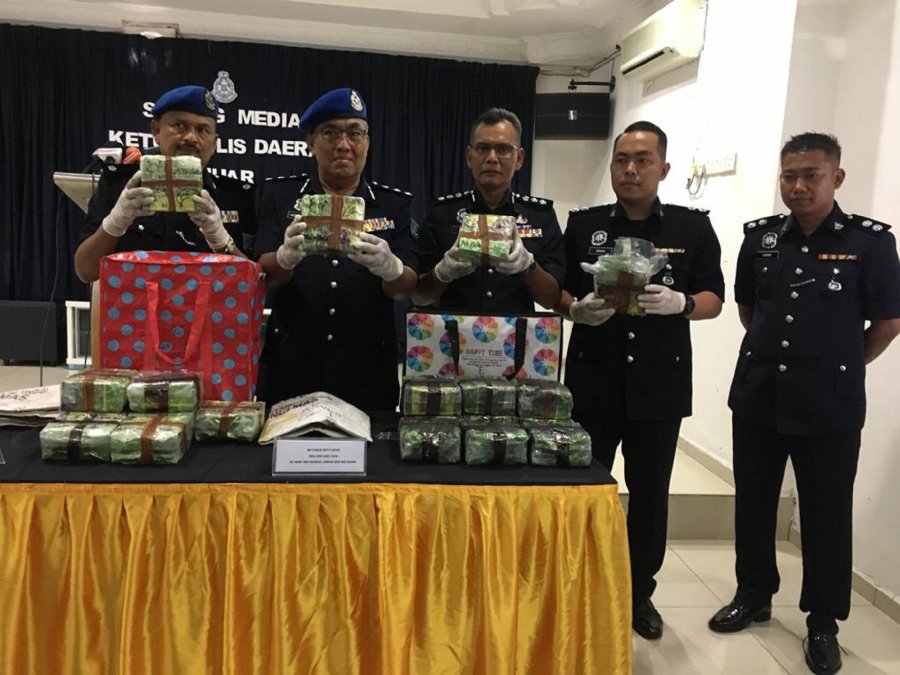 茶叶袋藏毒　警捕3人起100万毒品