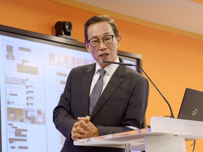 黄继儿：将一併调查两宗警员展示记者身分证事件