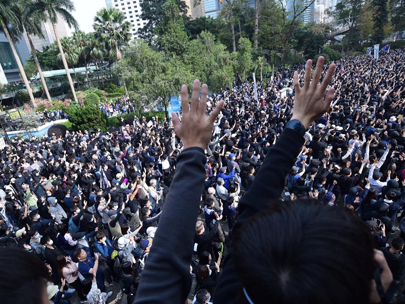 政府指政改需循序渐进 指外国势力不应干预香港内部事务