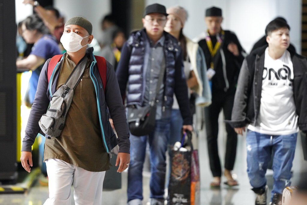 Singapore confirms 3 new China virus cases, tally totals 10