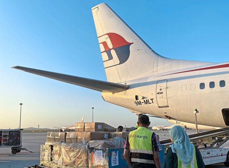 15,000 in-flight blankets for victims of volcanic eruption