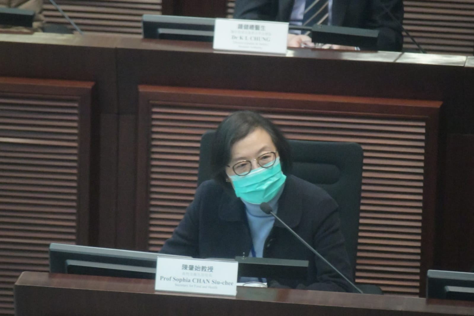 【新冠肺炎】指新春假令口罩供应紧张 陈肇始：已设专责小组跟进