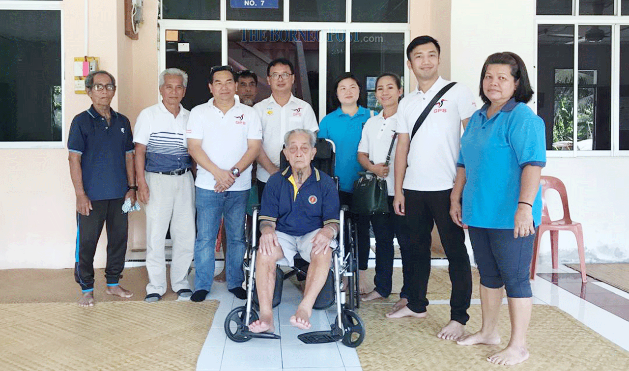 Senior citizen receives wheelchair from PDP