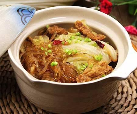 美食精选：干煸白菜，奶白色鲫鱼豆腐汤，白菜肉渣炖粉条，鸡蛋饼
