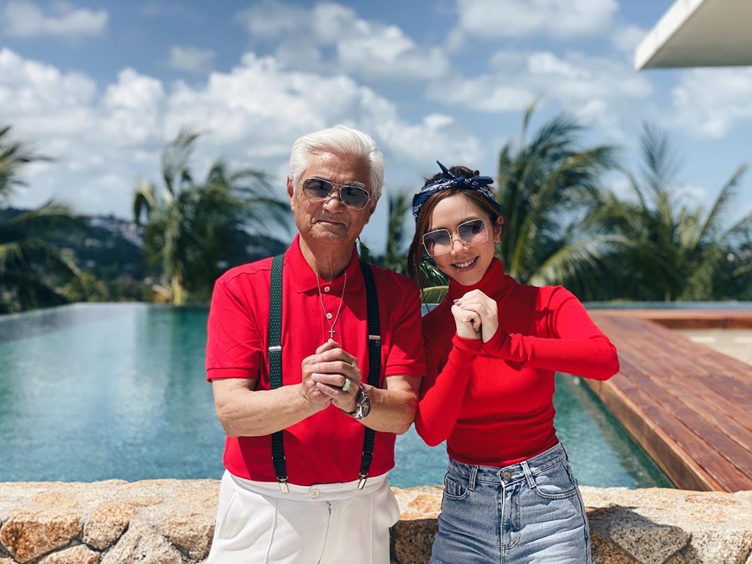 Netizens Say G.E.M.’s Grandfather “Looks Like Colonel Sanders”