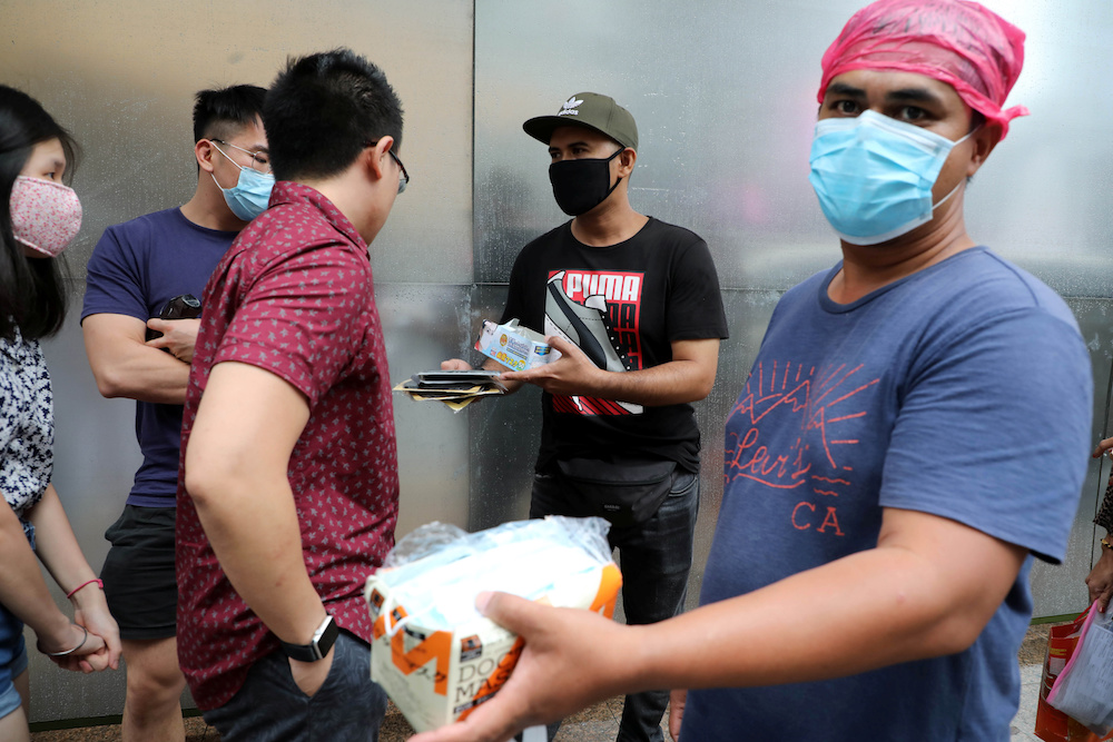 Nine premises fined for hiking face mask prices, says ministry