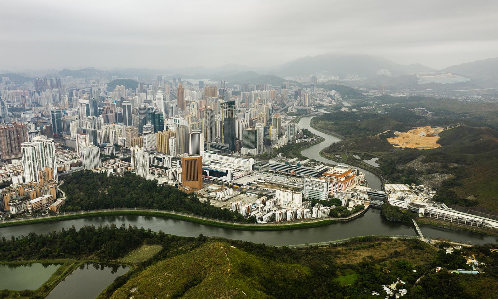 HK imposes a quarantine for mainland Chinese