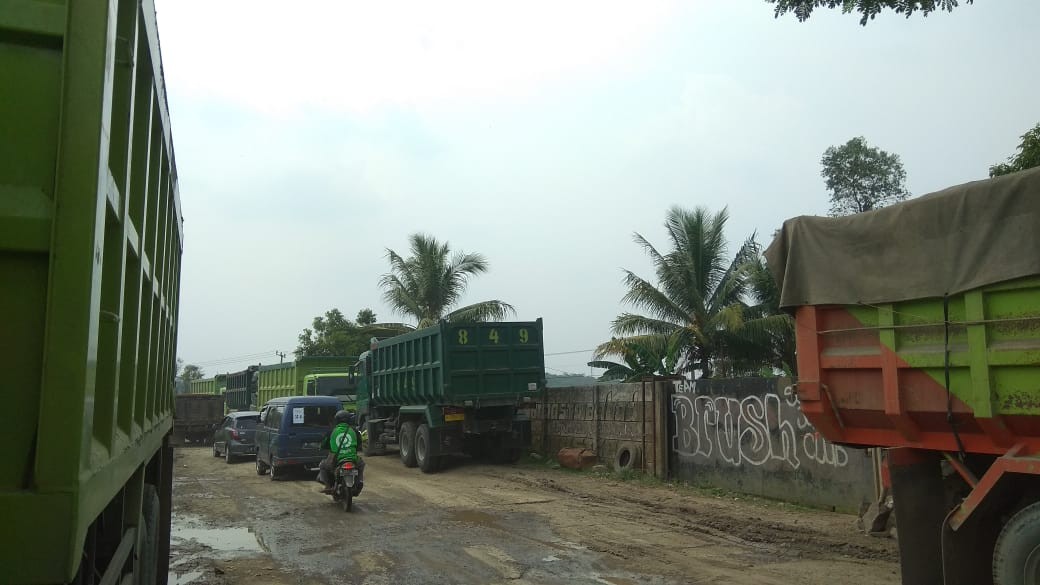 West Java offers mine access road project to mining companies, investors