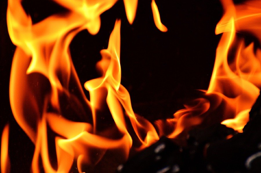 Small fire breaks out at Sg Buloh overhead bridge restaurant