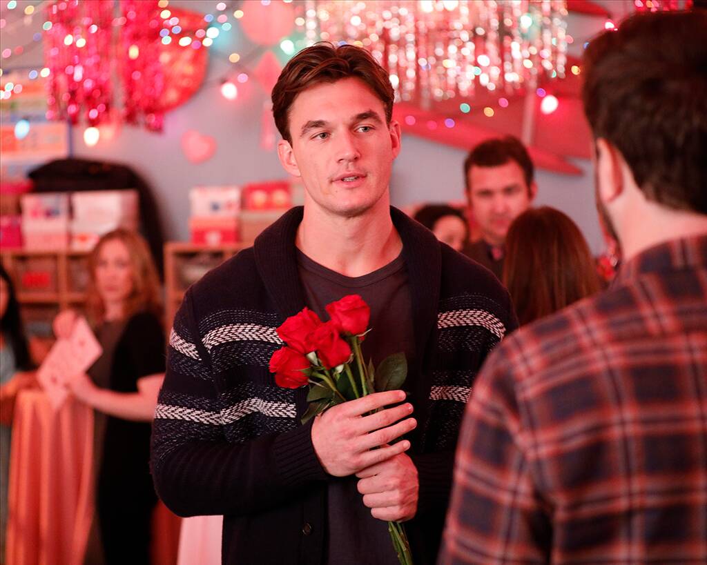 Tyler Cameron Is Handing Out Roses in Single Parents First Look