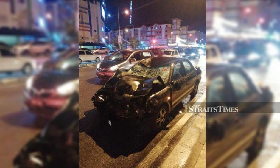 2 killed, 1 seriously hurt in 5-vehicle Penang crash